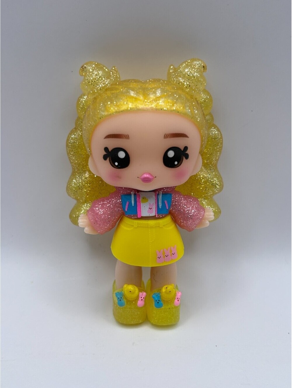 Moose Toys Mini Fashion Doll Figure Kindi Kids Minis Yellow Glitter Hair